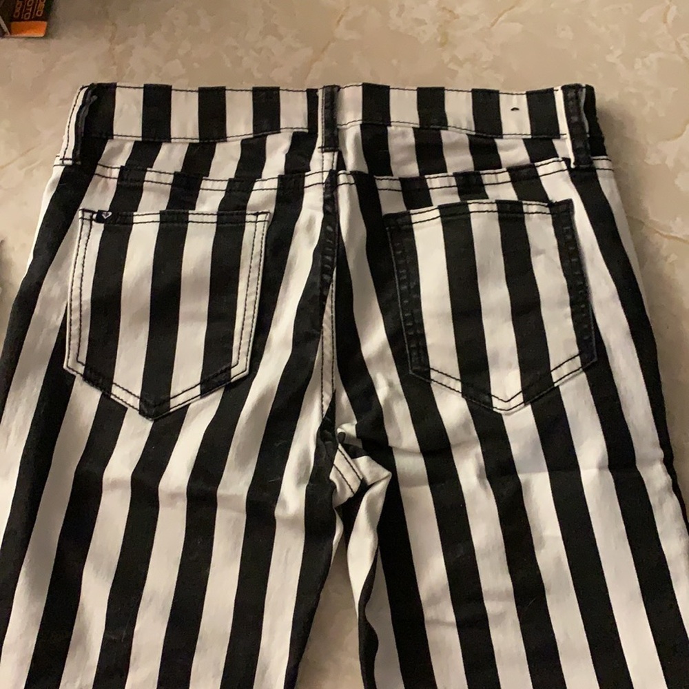 HOT TOPICS-Blackheart🌚🖤🎉💋 - Picture 10 of 10